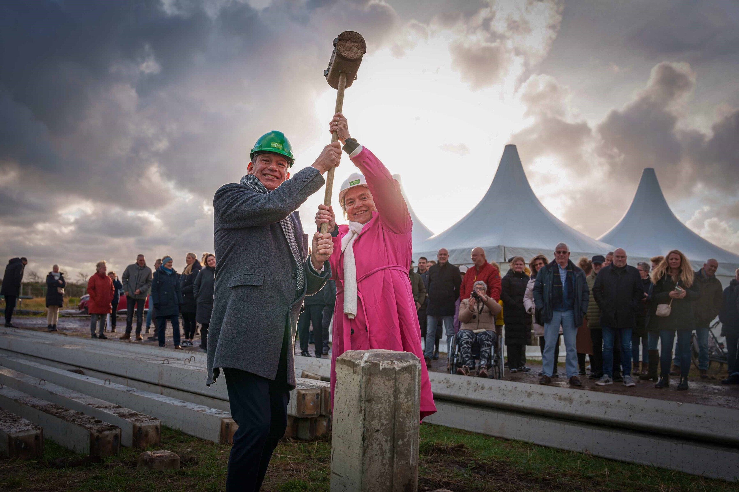 Directeur Kees Jan Tuin en wethouder Petra Bais